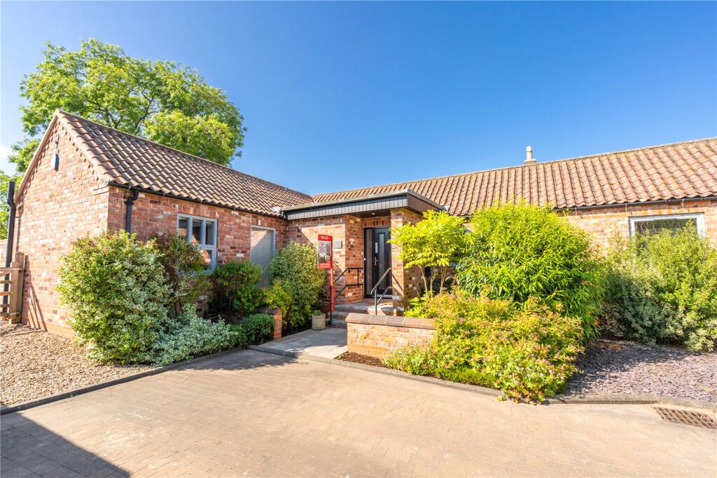 3 bed Mid Terraced House for rent in Stallingborough. From Jackson Green & Preston - Grimsby