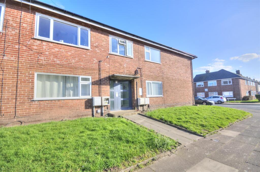 2 bed 1st Floor Flat for rent in Crosby. From Michael Moon - Great Crosby