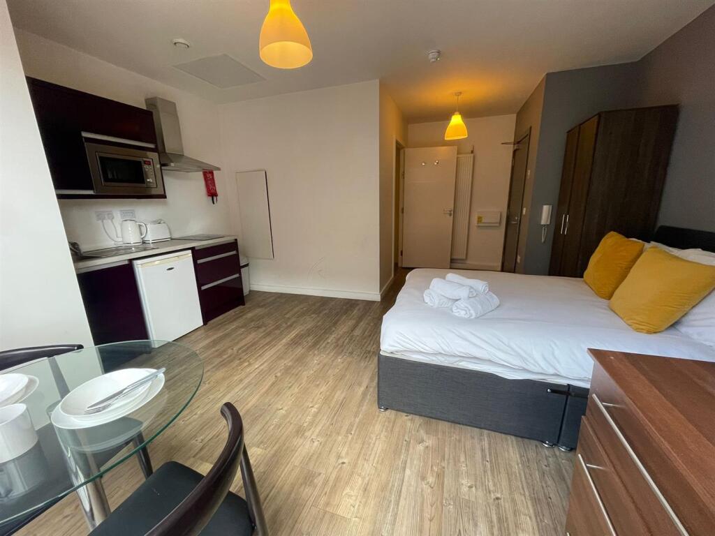 4 bed Studio for rent in Liverpool. From Michael Moon - Great Crosby
