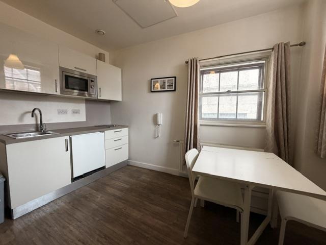 4 bed Studio for rent in Liverpool. From Michael Moon - Great Crosby 4 bed Studio for rent in Liverpool. From Michael Moon - Great Crosby