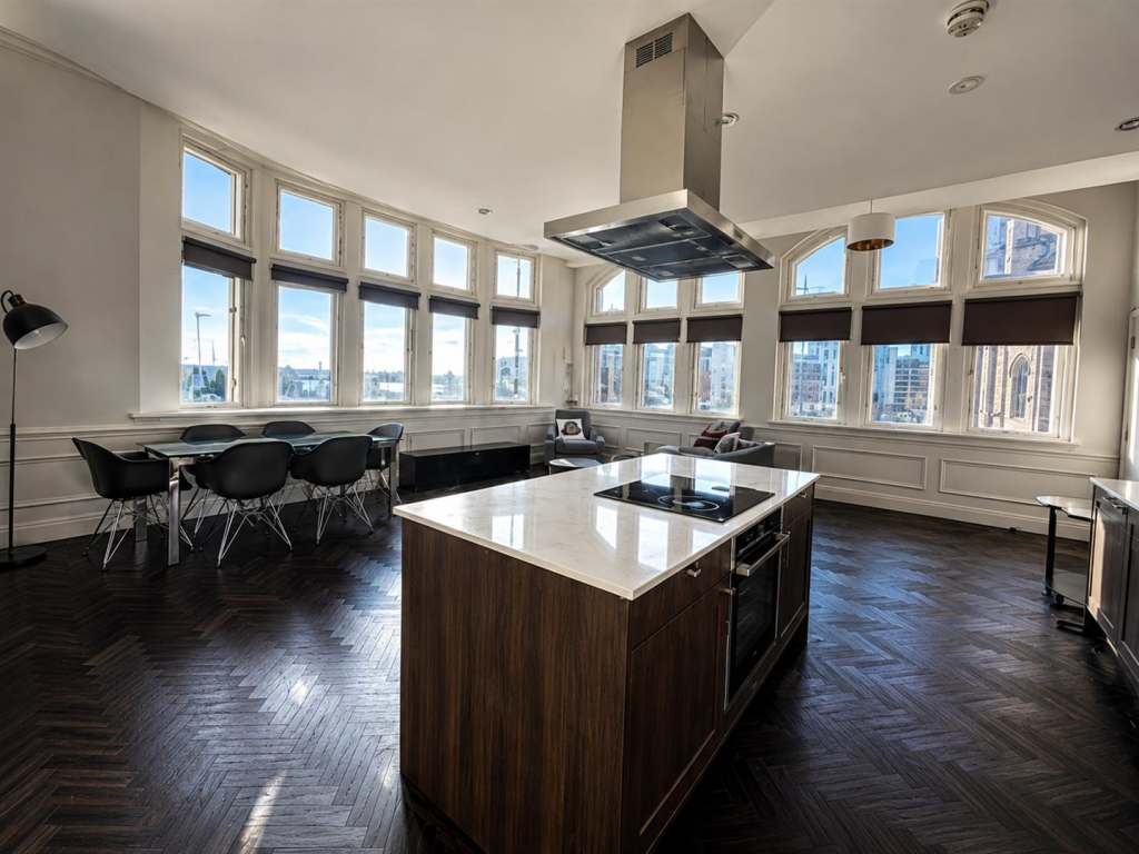 2 bed 1st Floor Flat for rent in Liverpool. From Michael Moon - Great Crosby