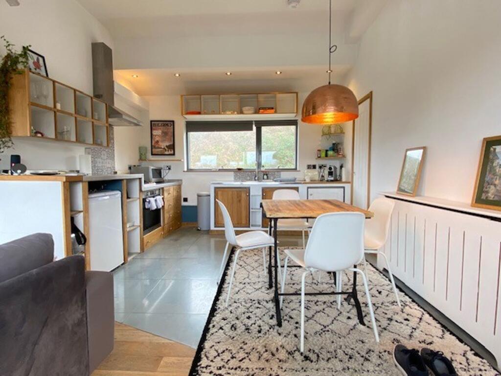 2 bed 1st Floor Flat for rent in Bristol. From Parks Estate Agents - Bristol