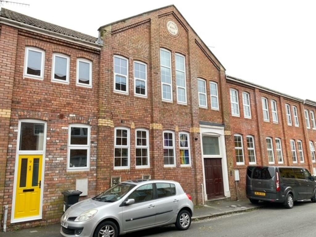 2 bed 1st Floor Flat for rent in Crofts End. From Parks Estate Agents - Bristol