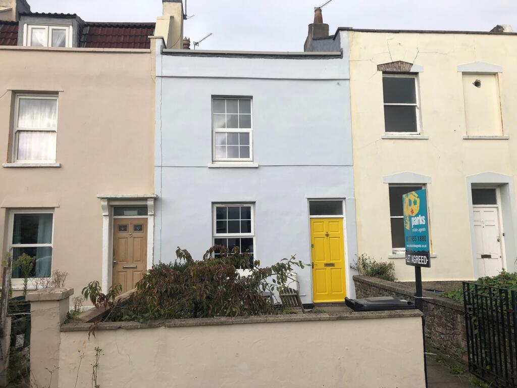 2 bed Mid Terraced House for rent in Bristol. From Parks Estate Agents - Bristol