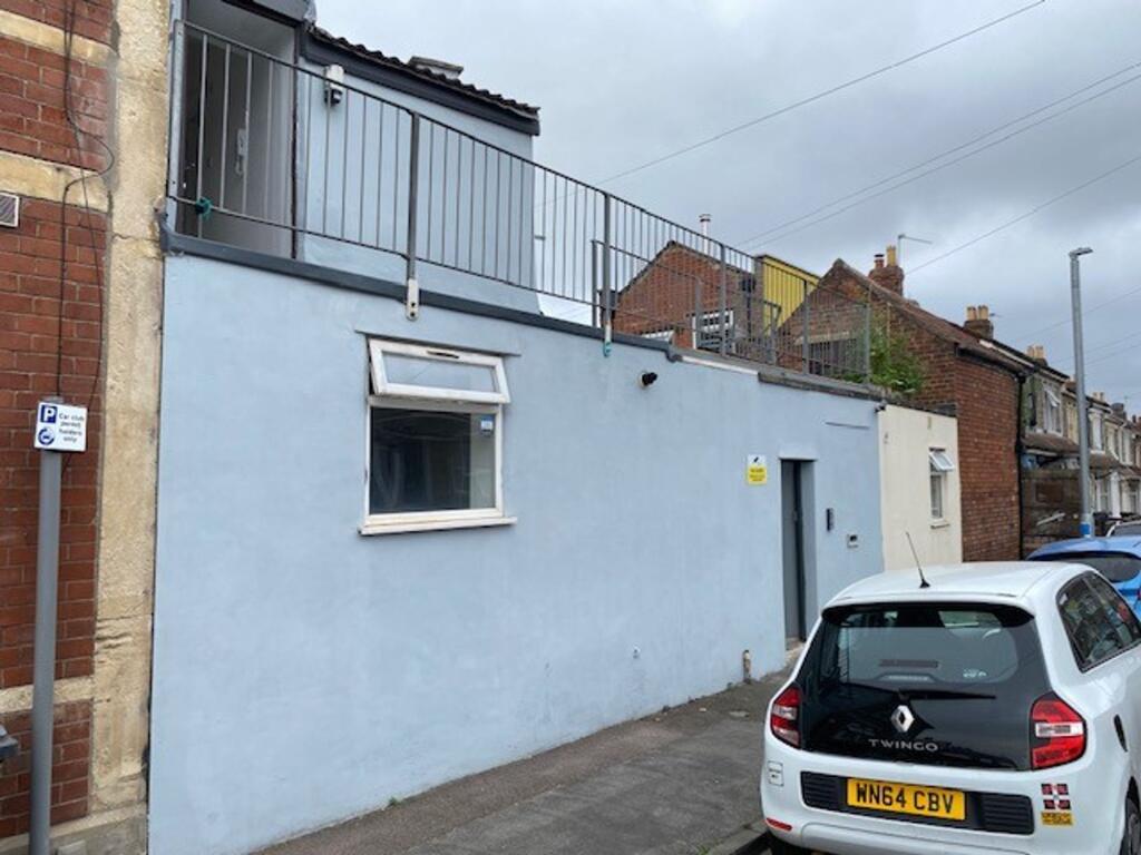 1 bed 1st Floor Flat for rent in Crofts End. From Parks Estate Agents - Bristol