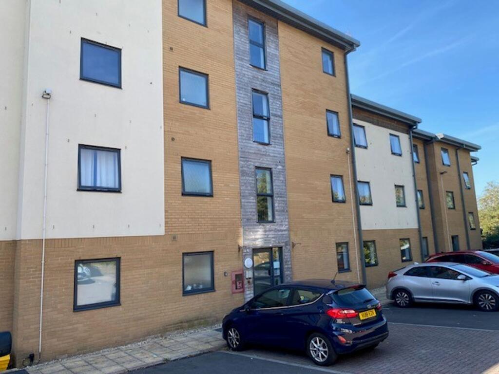 2 bed 1st Floor Flat for rent in Crofts End. From Parks Estate Agents - Bristol