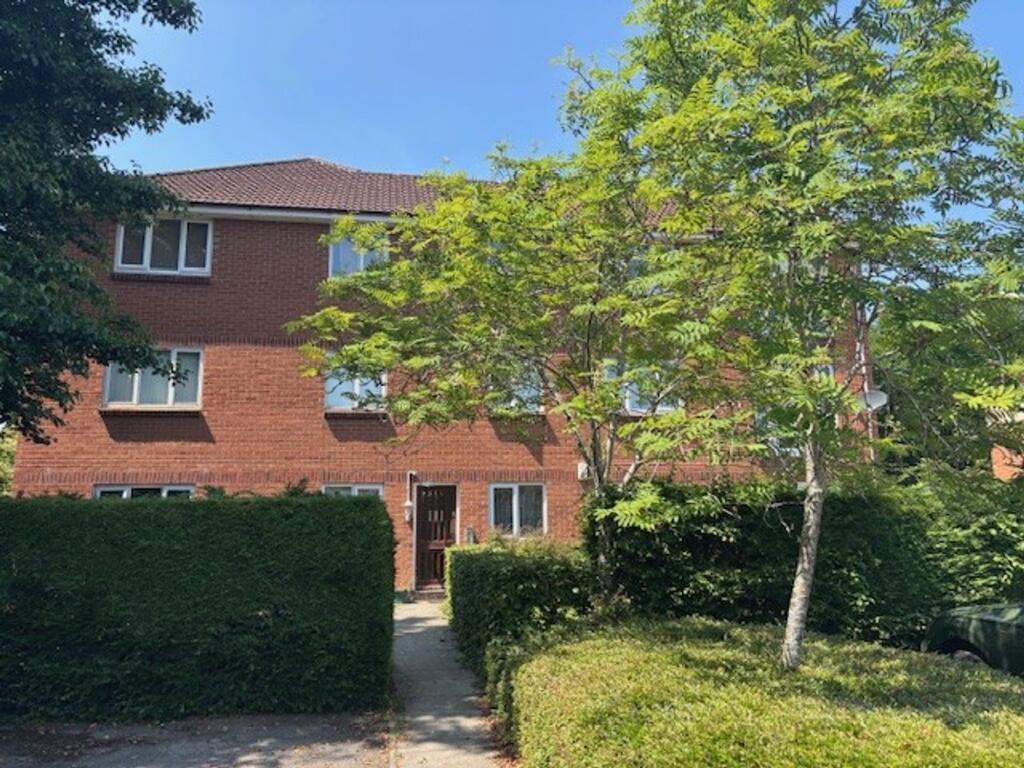 2 bed 1st Floor Flat for rent in Whiteway. From Parks Estate Agents - Bristol
