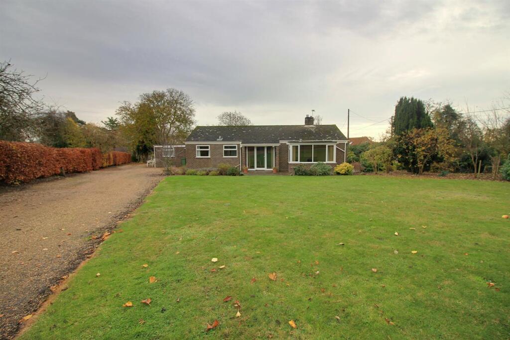 3 bed Detached bungalow for rent in Norwich. From Parsons & Co - Dereham