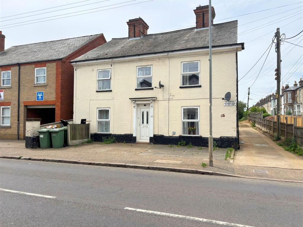 1 bed 1st Floor Flat for rent in Swaffham. From Parsons & Co - Dereham