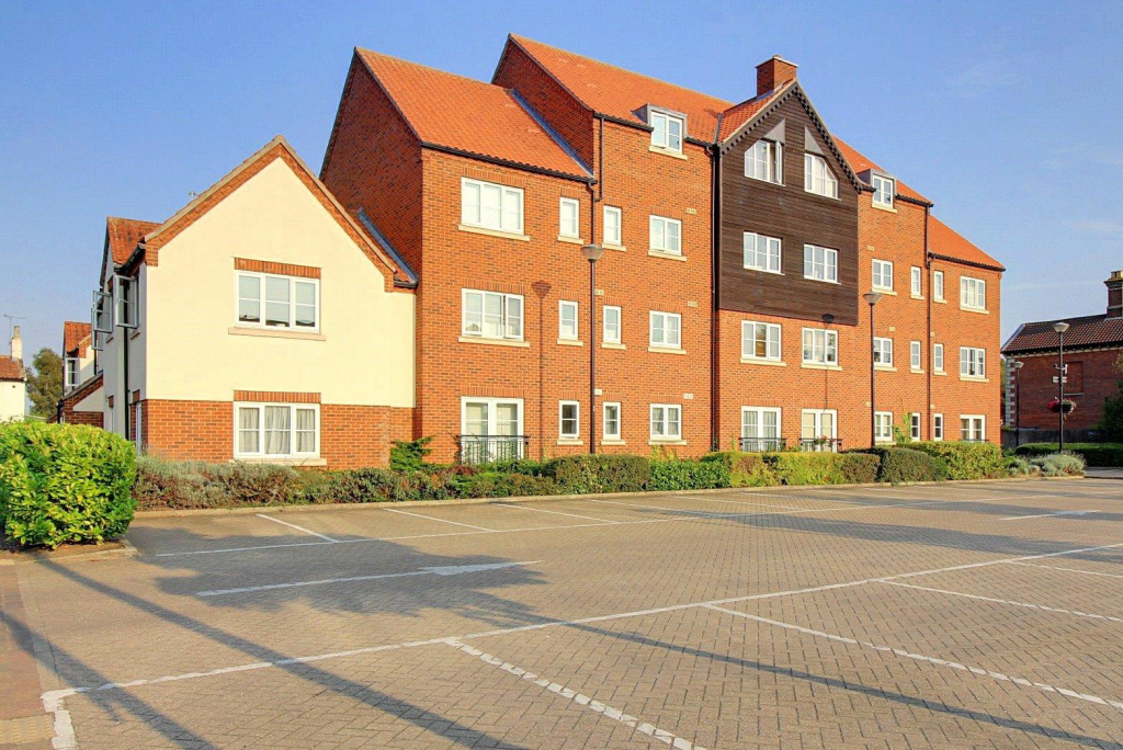 2 bed 1st Floor Flat for rent in Dereham. From Parsons & Co - Dereham