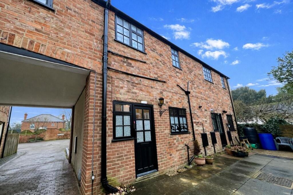 2 bed Mid Terraced House for rent in Melton Mowbray. From Shouler & Son - Melton Mowbray