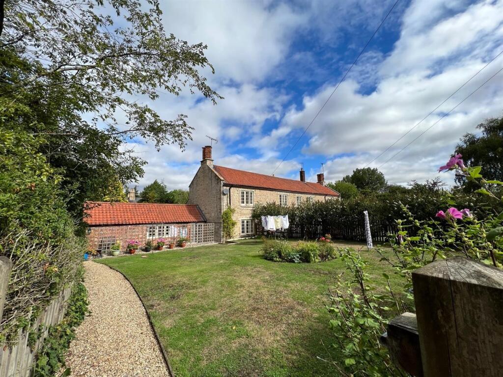 2 bed End of Terrace for rent in Little Ponton. From Shouler & Son - Melton Mowbray