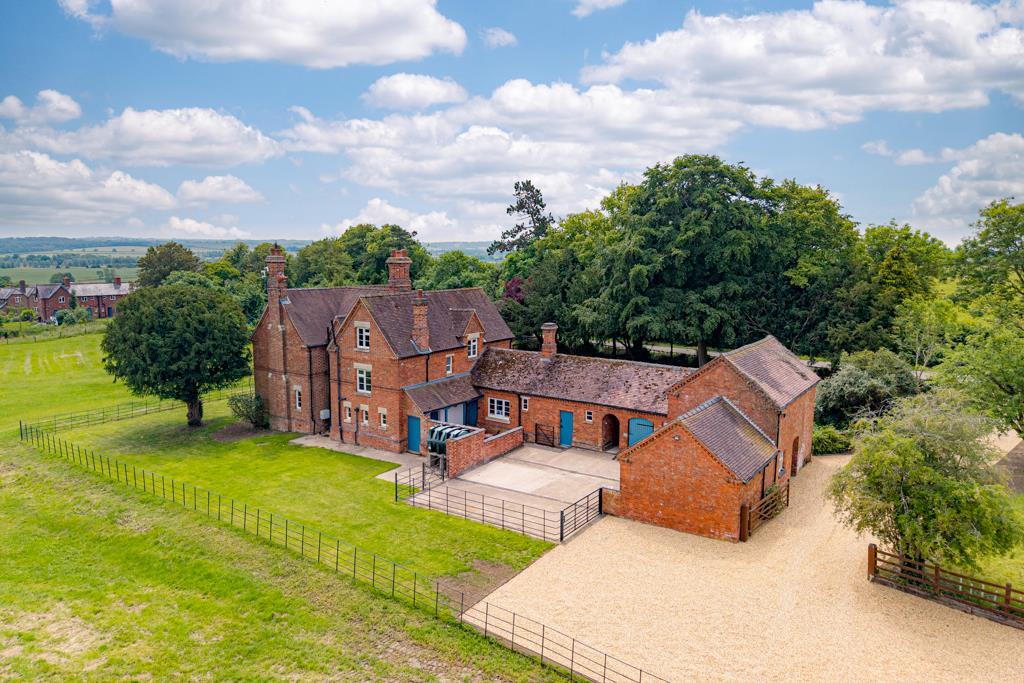 5 bed Detached for rent in Melton Mowbray. From Shouler & Son - Melton Mowbray 5 bed Detached for rent in Melton Mowbray. From Shouler & Son - Melton Mowbray