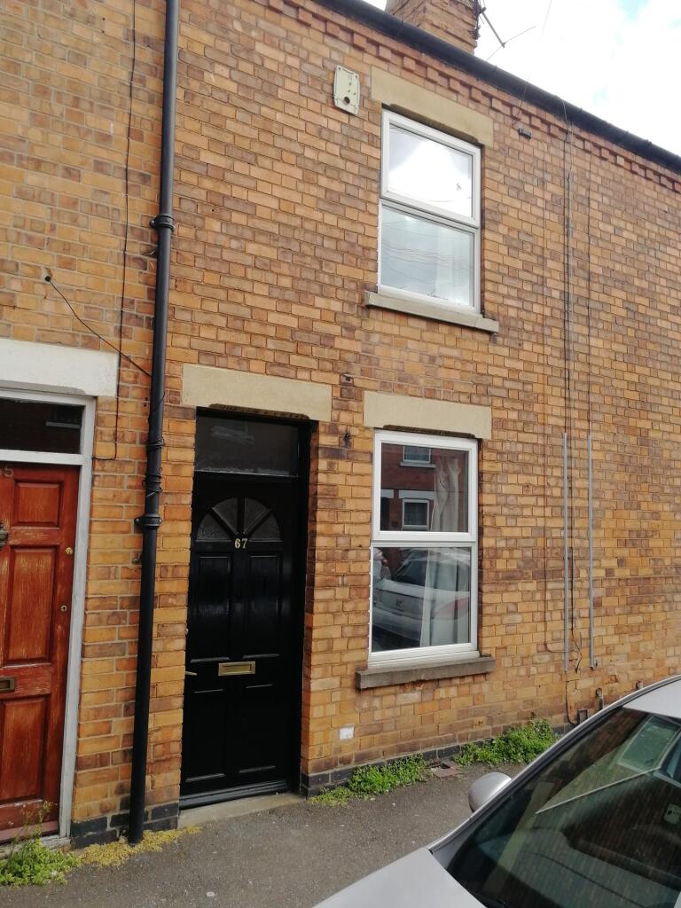 2 bed Mid Terraced House for rent in Newark-on-Trent. From Rent Rent Rent Lettings - Newark