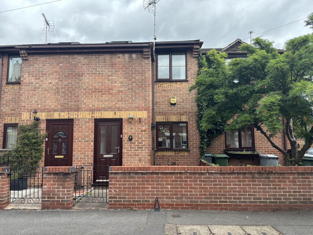 2 bed Semi Detached for rent in Newark-on-Trent. From Rent Rent Rent Lettings - Newark