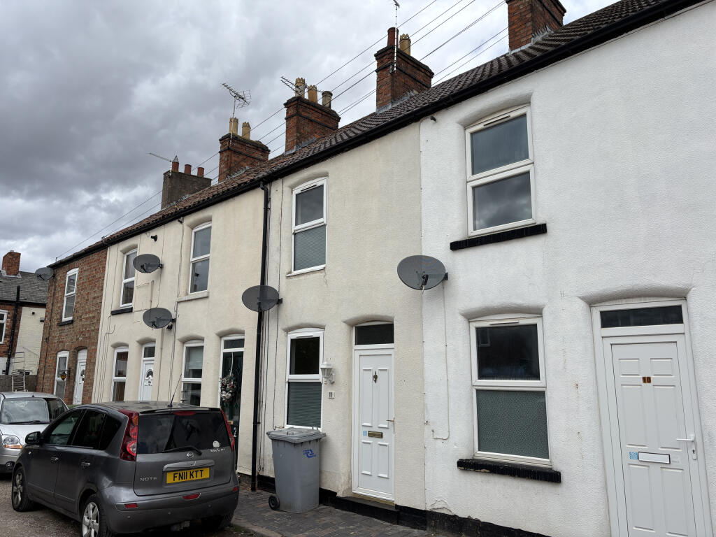 2 bed Mid Terraced House for rent in Newark-on-Trent. From Rent Rent Rent Lettings - Newark