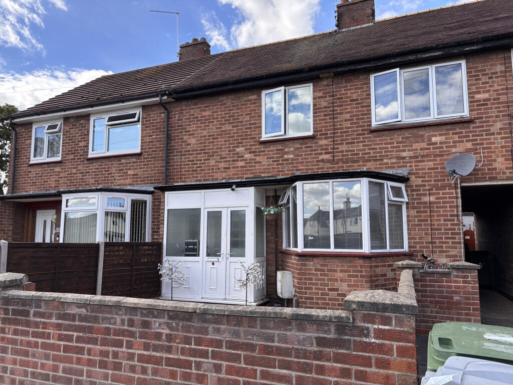 3 bed Mid Terraced House for rent in Newark-on-Trent. From Rent Rent Rent Lettings - Newark