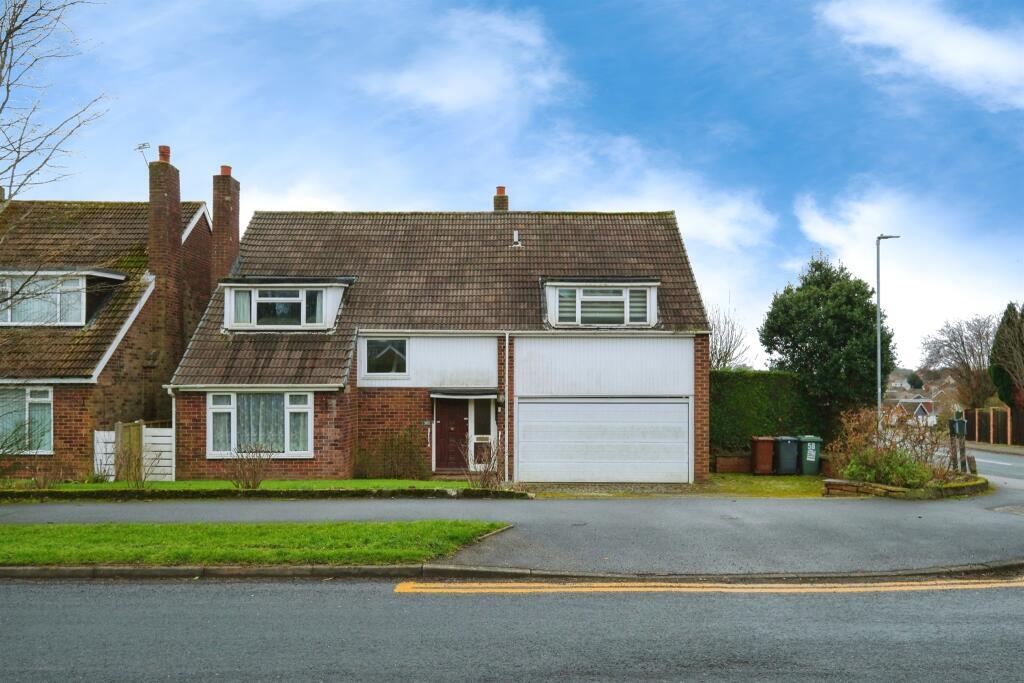 5 bed Detached for rent in Leeds. From Ritz Properties - Leeds