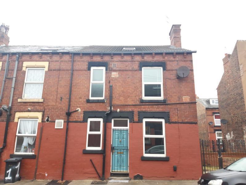 2 bed End of Terrace for rent in Leeds. From Ritz Properties - Leeds
