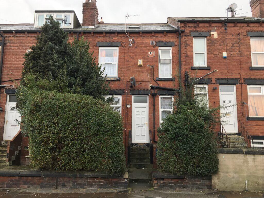 2 bed Mid Terraced House for rent in Leeds. From Ritz Properties - Leeds