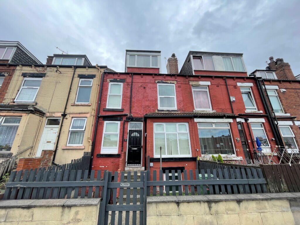 2 bed Mid Terraced House for rent in Leeds. From Ritz Properties - Leeds