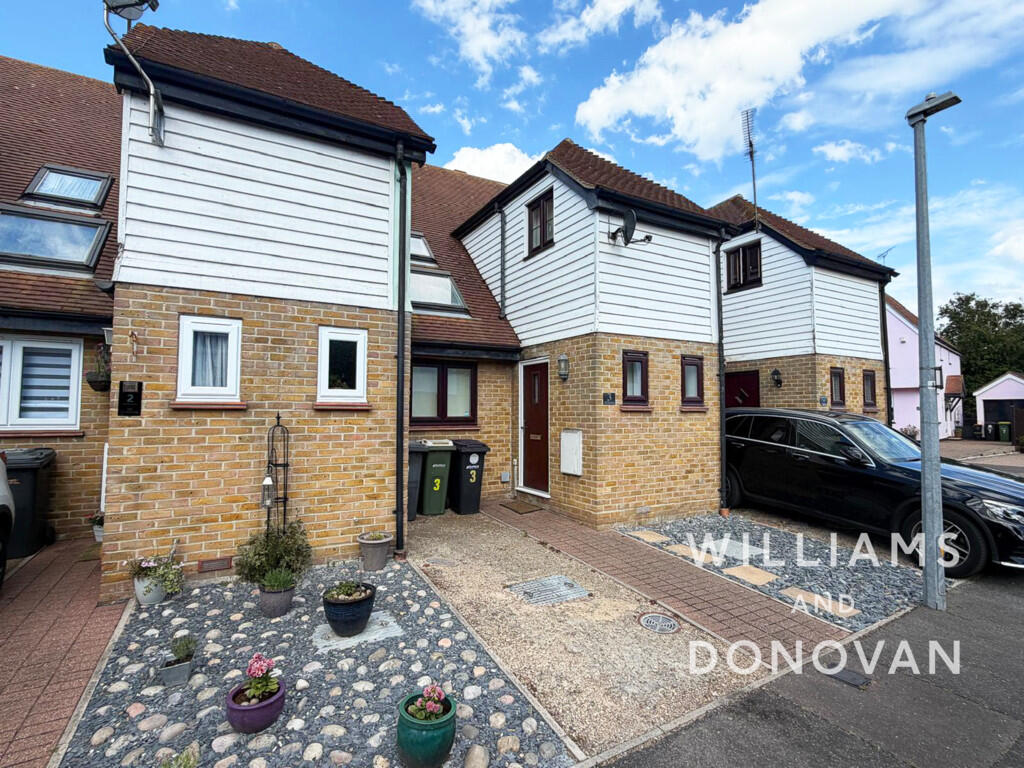 2 bed Mid Terraced House for rent in Rochford. From Williams and Donovan - Hockley