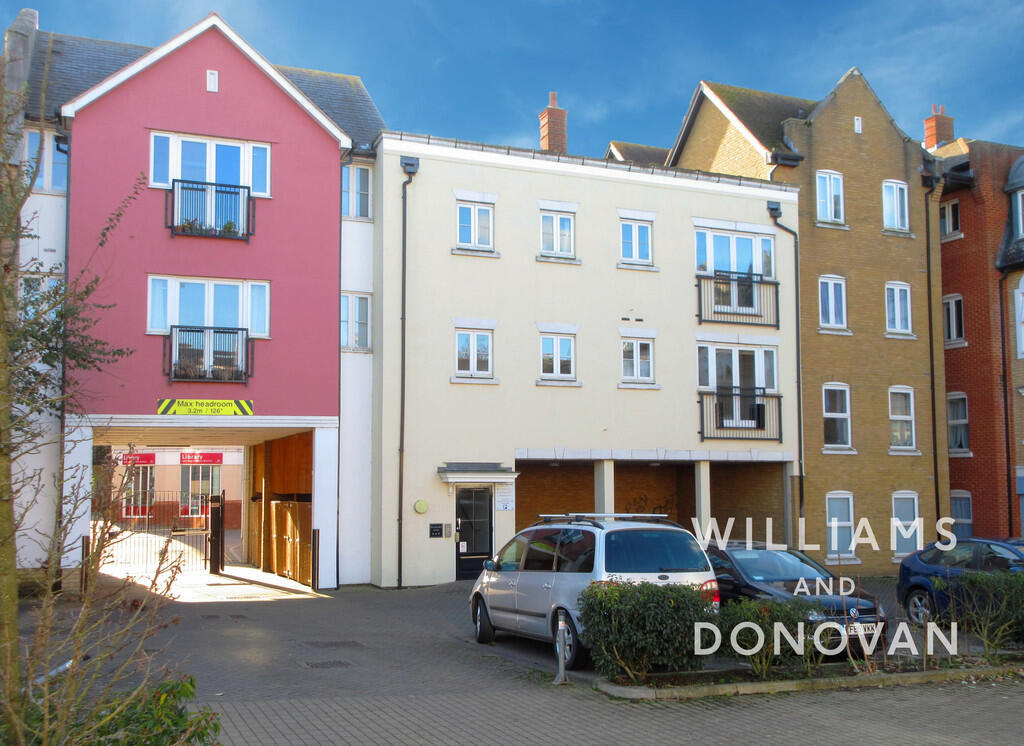 2 bed 1st Floor Flat for rent in Rochford. From Williams and Donovan - Hockley