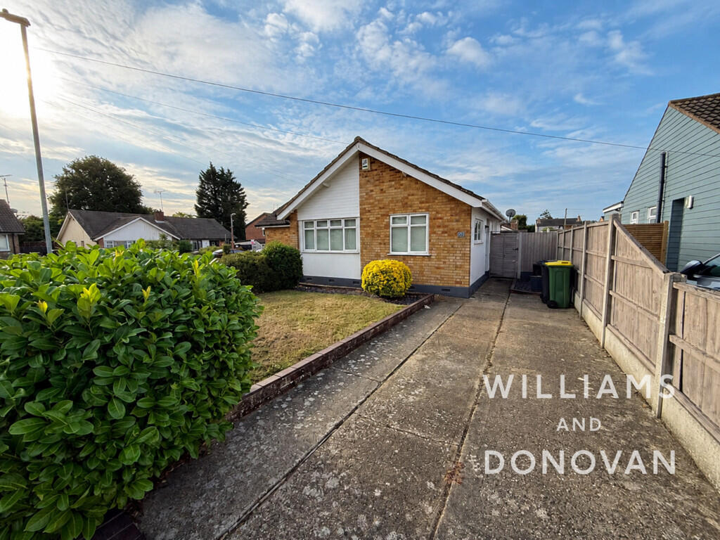 2 bed Semi-detached bungalow for rent in Hawkwell. From Williams and Donovan - Hockley