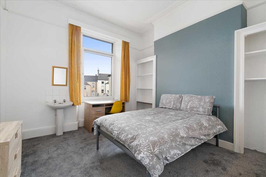 8 bed Mid Terraced House for rent in Plymouth. From Student Choice Plymouth - Plymouth 8 bed Mid Terraced House for rent in Plymouth. From Student Choice Plymouth - Plymouth