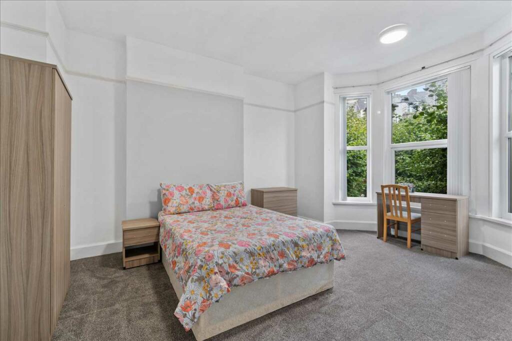 10 bed Mid Terraced House for rent in Plymouth. From Student Choice Plymouth - Plymouth