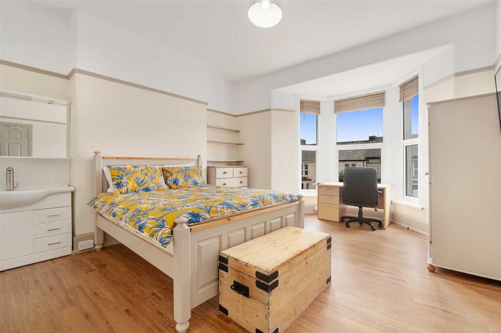 7 bed Mid Terraced House for rent in Plymouth. From Student Choice Plymouth - Plymouth