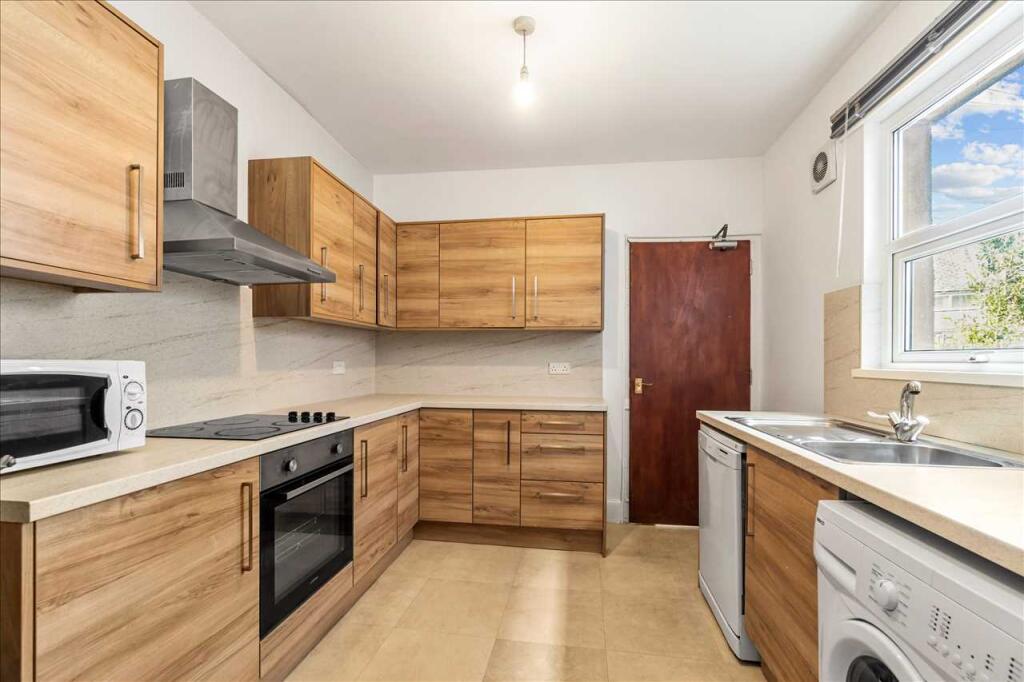 6 bed Mid Terraced House for rent in Plymouth. From Student Choice Plymouth - Plymouth