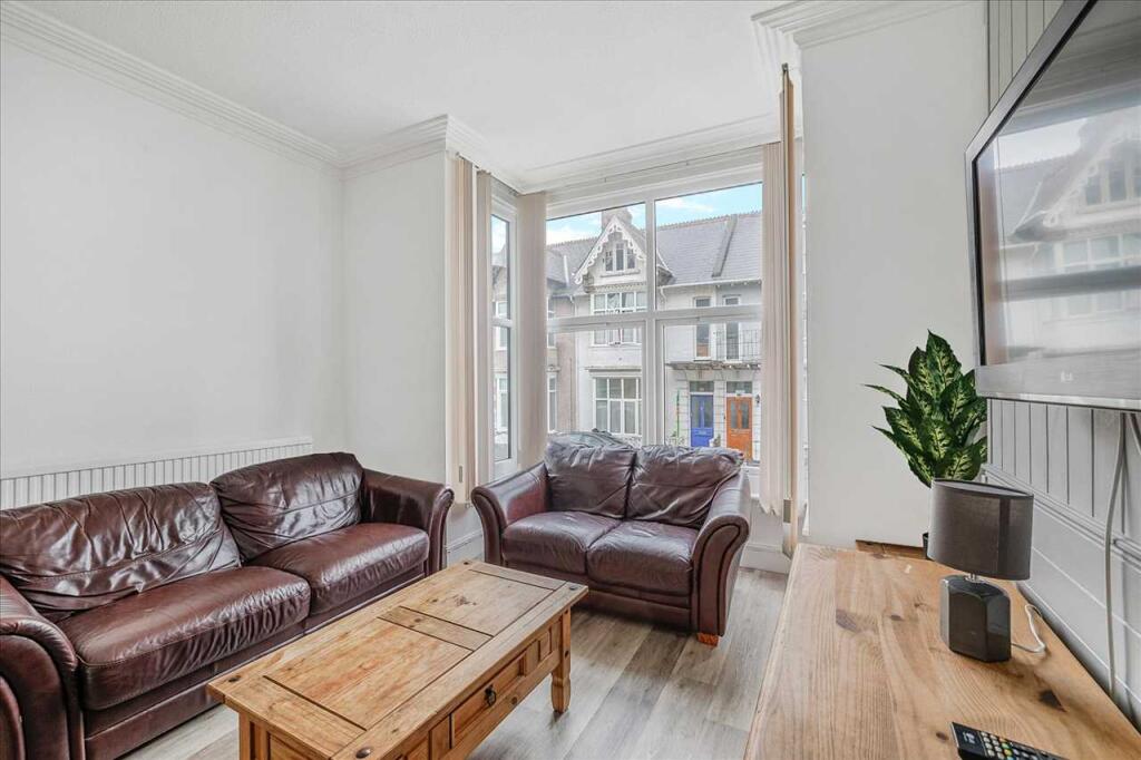 5 bed Mid Terraced House for rent in Plymouth. From Student Choice Plymouth - Plymouth