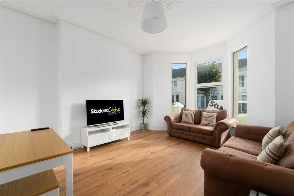 5 bed Mid Terraced House for rent in Plymouth. From Student Choice Plymouth - Plymouth