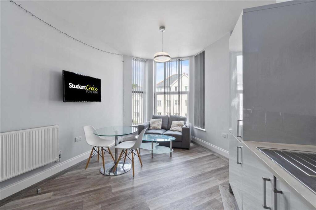 3 bed Apartment for rent in Plymouth. From Student Choice Plymouth - Plymouth