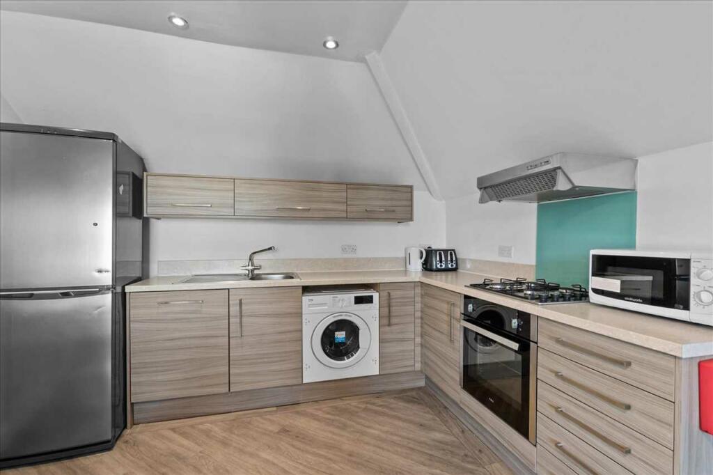 3 bed Apartment for rent in Plymouth. From Student Choice Plymouth - Plymouth