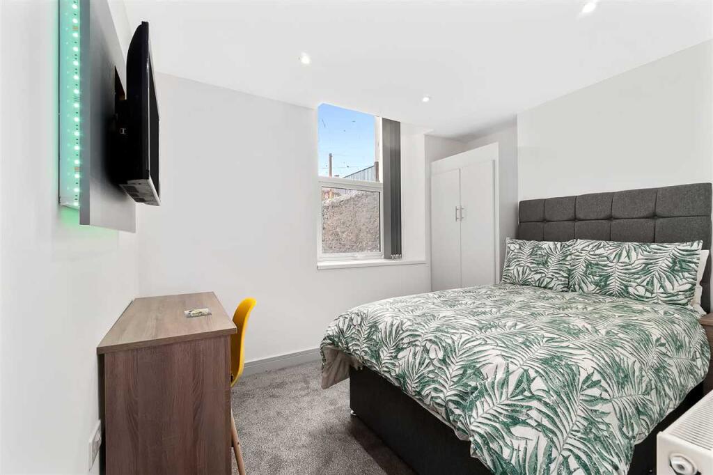 2 bed Mid Terraced House for rent in Plymouth. From Student Choice Plymouth - Plymouth