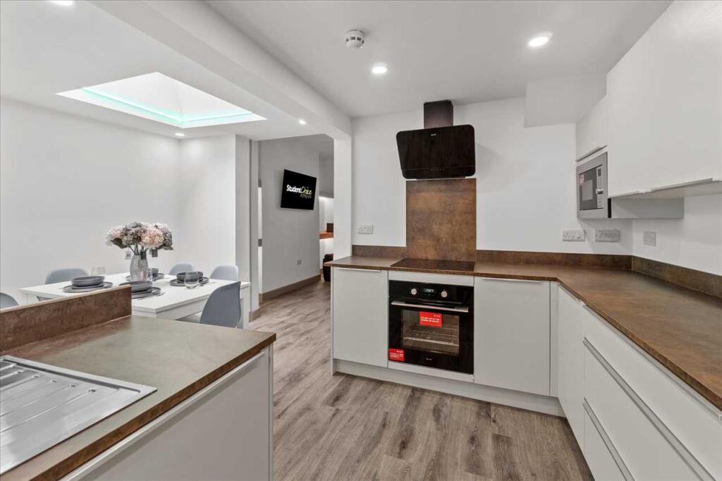 6 bed Mid Terraced House for rent in Plymouth. From Student Choice Plymouth - Plymouth 6 bed Mid Terraced House for rent in Plymouth. From Student Choice Plymouth - Plymouth