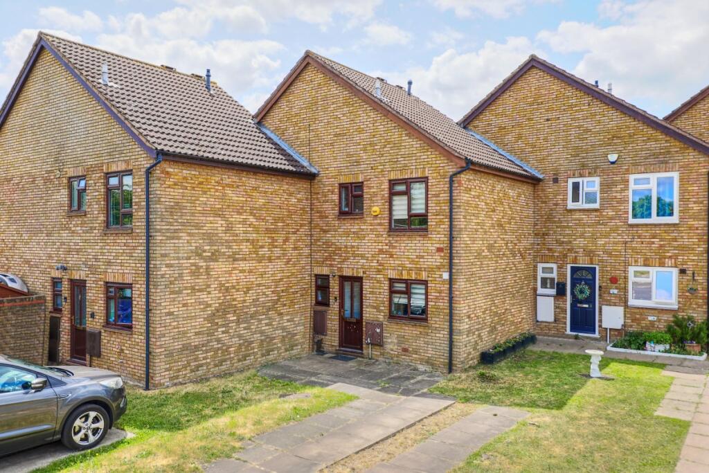 3 bed Mid Terraced House for rent in Wormley West End. From Keith Ian - Ware