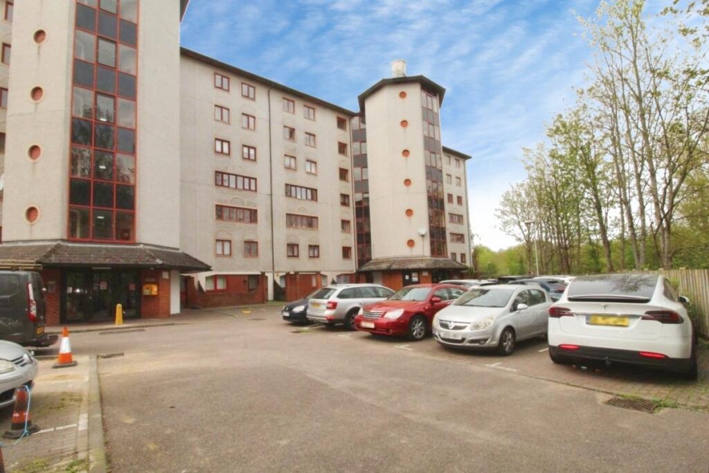 3 bed Apartment for rent in Waltham Cross. From Keith Ian - Ware 3 bed Apartment for rent in Waltham Cross. From Keith Ian - Ware