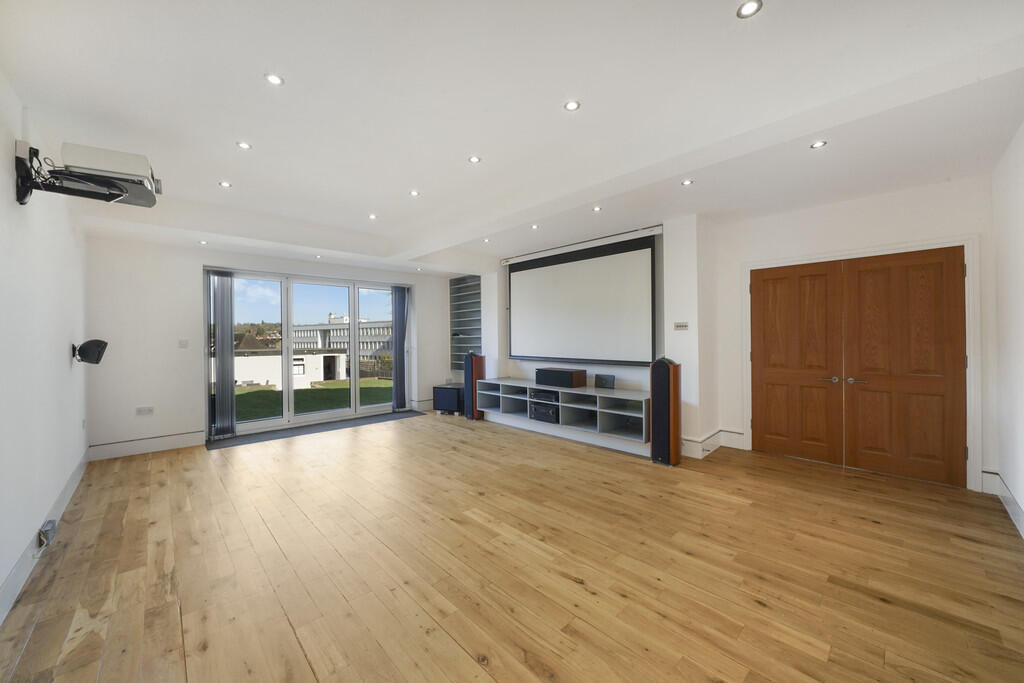 5 bed Detached for rent in Northwood. From Andrew Pearce - Pinner