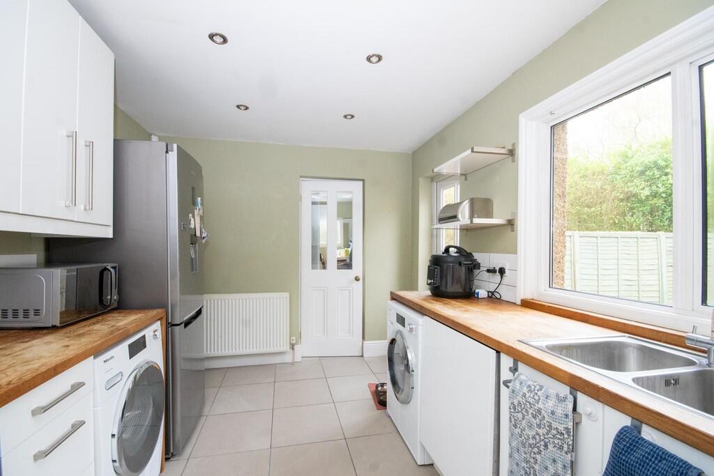 3 bed Semi Detached for rent in Pinner. From Andrew Pearce - Pinner