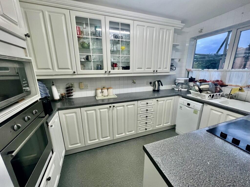 2 bed House (unspecified) for rent in Northwood. From Andrew Pearce - Pinner