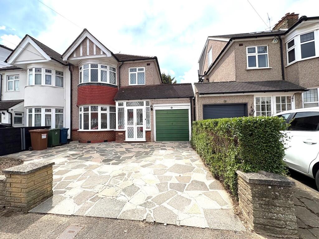 3 bed Barn Conversion for rent in Pinner. From Andrew Pearce - Pinner