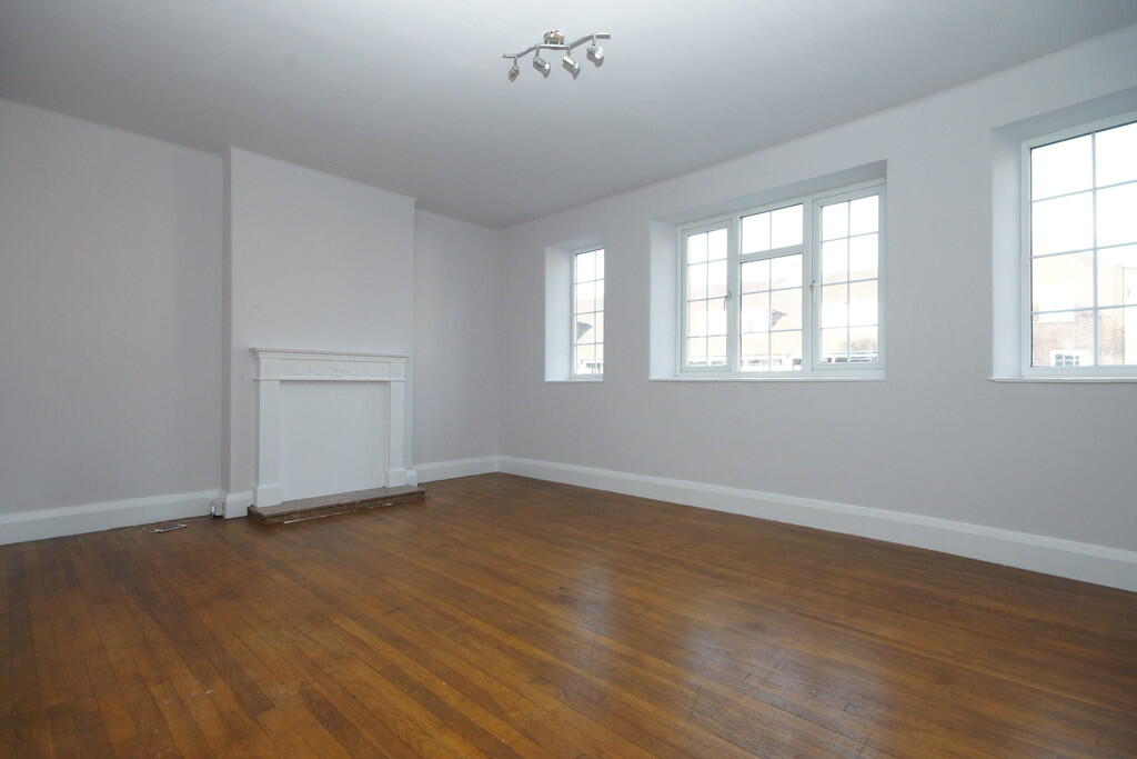 3 bed Apartment for rent in Pinner. From Andrew Pearce - Pinner