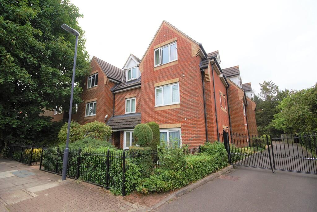 1 bed Apartment for rent in Harrow. From Andrew Pearce - Pinner