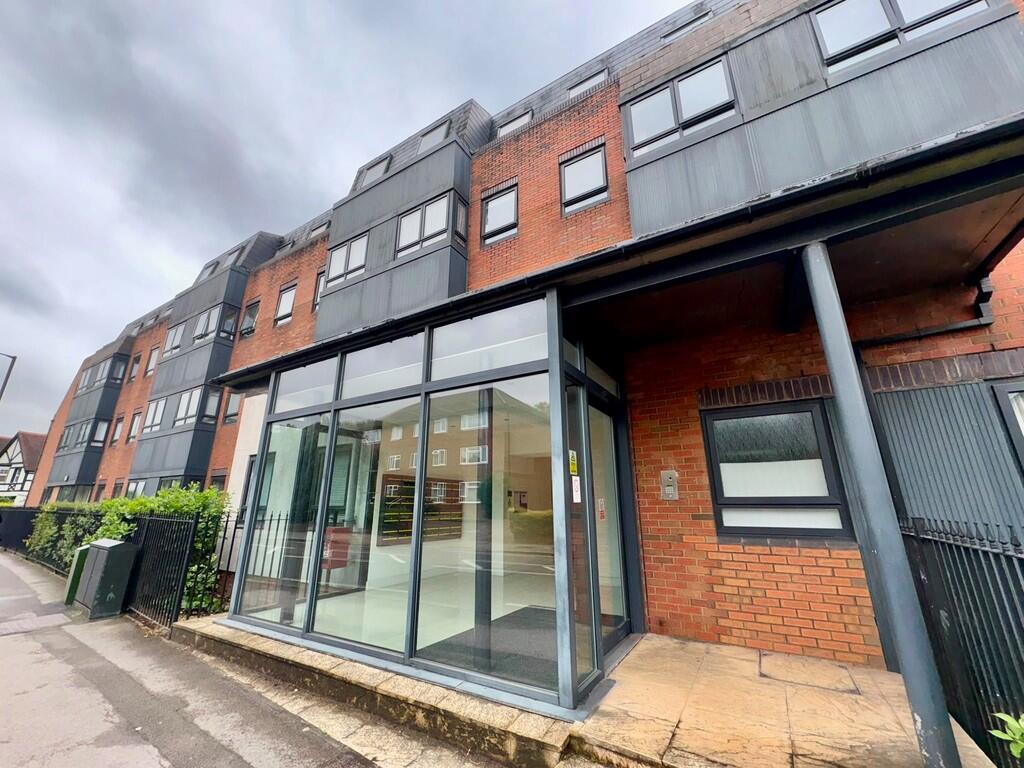 2 bed Apartment for rent in Pinner. From Andrew Pearce - Pinner