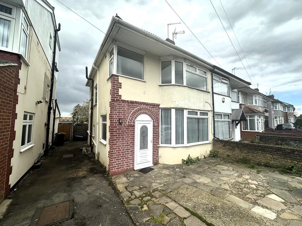 3 bed Semi Detached for rent in Harrow. From Andrew Pearce - Pinner 3 bed Semi Detached for rent in Harrow. From Andrew Pearce - Pinner