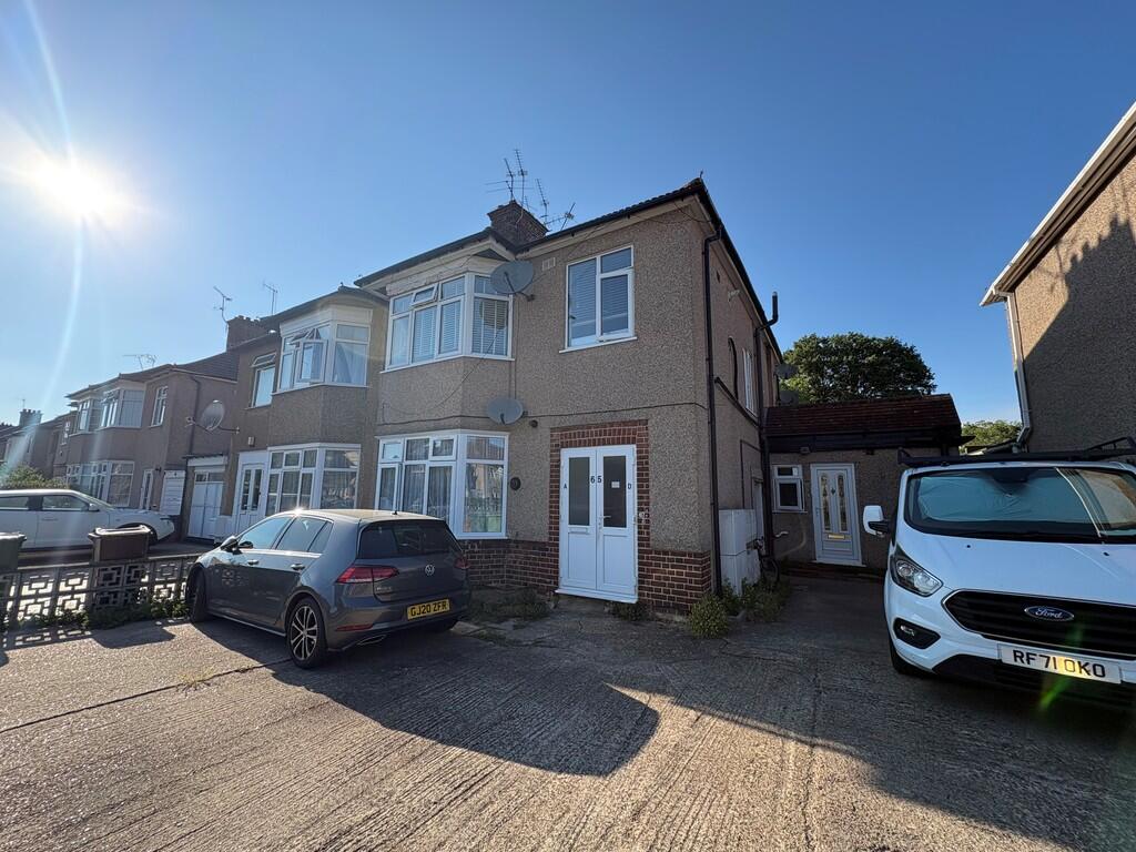 2 bed Annexe for rent in Harrow. From Andrew Pearce - Pinner 2 bed Annexe for rent in Harrow. From Andrew Pearce - Pinner