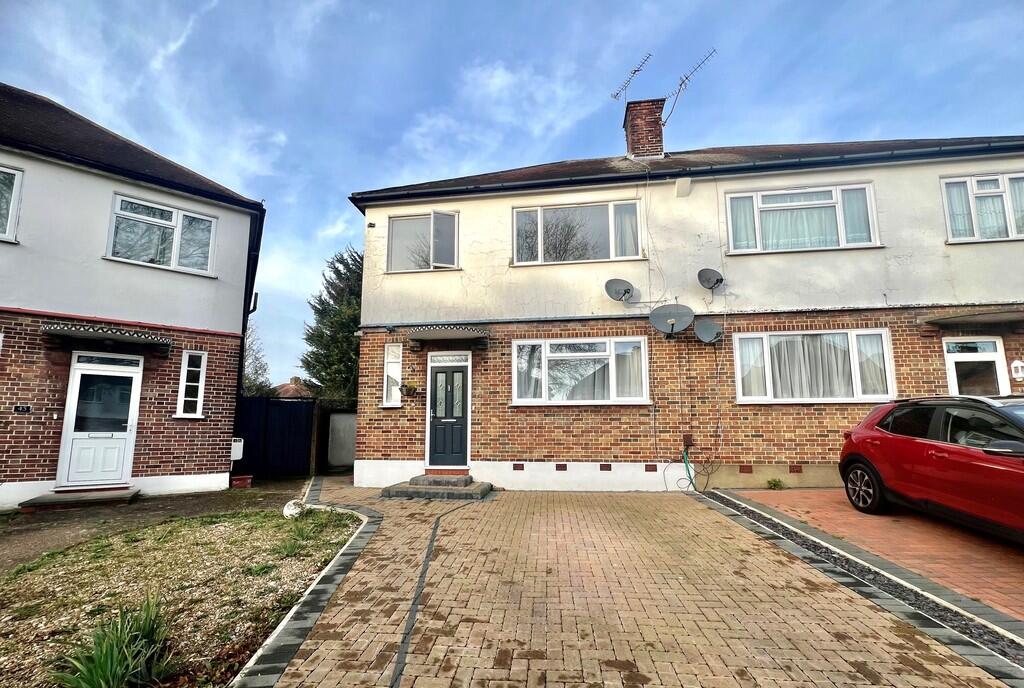 2 bed Annexe for rent in Pinner. From Andrew Pearce - Pinner 2 bed Annexe for rent in Pinner. From Andrew Pearce - Pinner